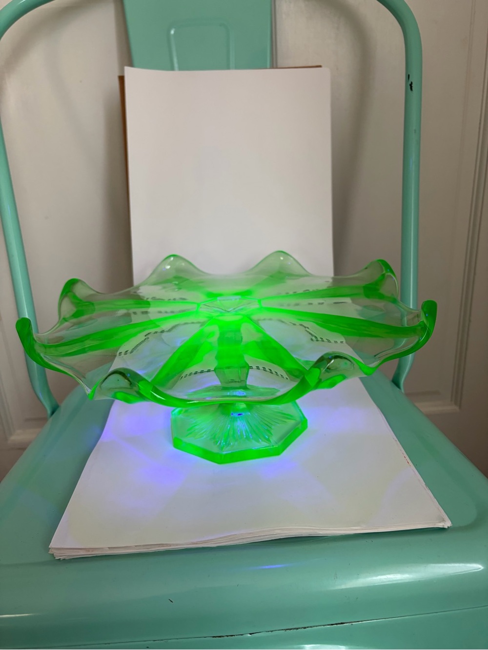 Vintage Rare Uranium Vaseline Glass 8 Point Cake Pedestal